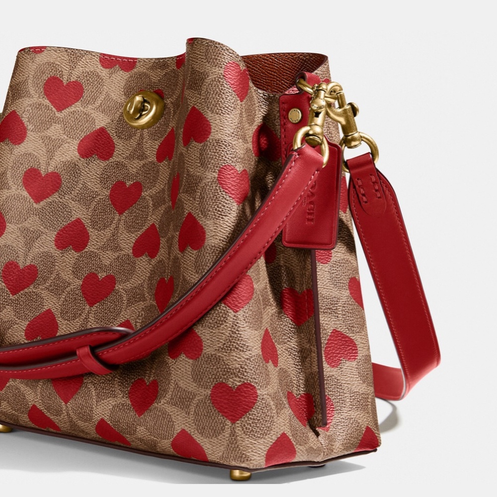 Coach Willow Bucket Bag In Signature Canvas With Heart Print BRAND NEW